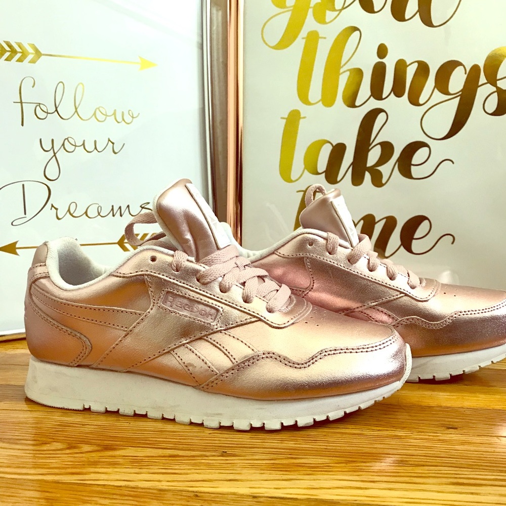 Rose Gold Reebok’s size 7.5
